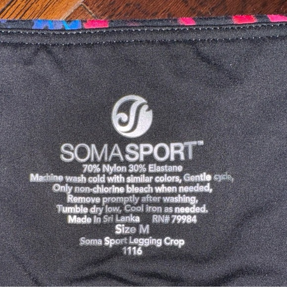 Soma Sport Super Soft Black, Red, Blue Crop Leggings Size Medium. Gently Worn - Picture 2 of 4